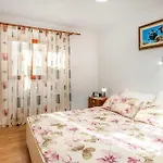 Dom wakacyjny 1 Bedroom Amazing In Grmani, Smrika Grmani