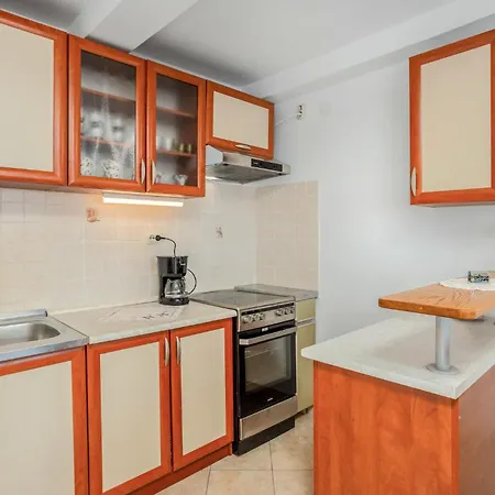 Ferienhaus Stunning In Grmani, Smrika With Kitchen *