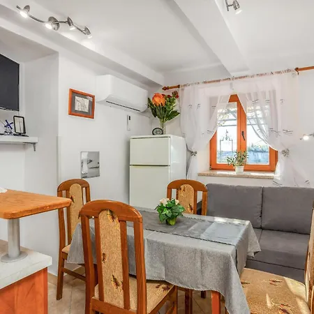 Stunning In Grmani, Smrika With Kitchen Дом отдыха