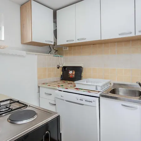 Stunning In Grmani, Smrika With Kitchen Ferienhaus Grmani